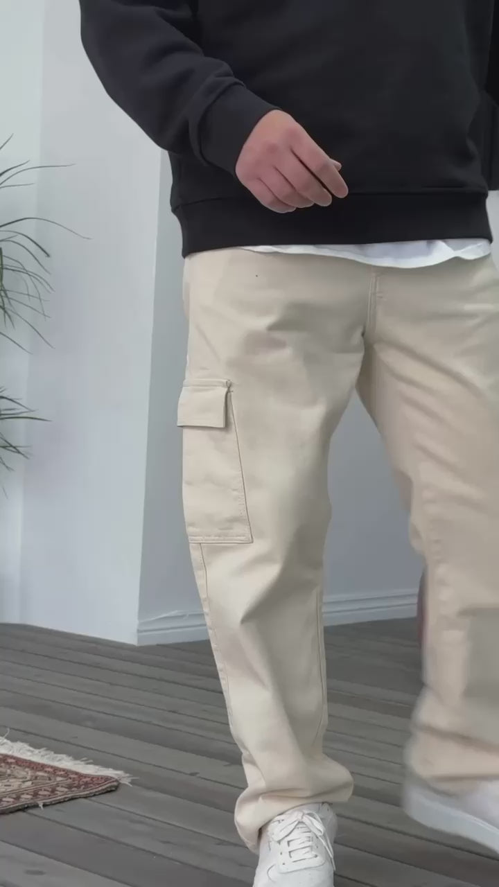 Cargar video: NEW CARGO PANTS